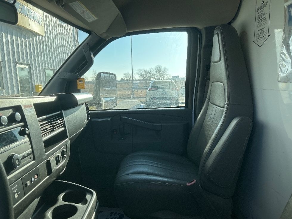Light Duty Box Truck-Light and Medium Duty Trucks-GMC-2022-Savana G33903-West Fargo-ND-60,555\n\t\tmiles-$ 38,500 - Image 19