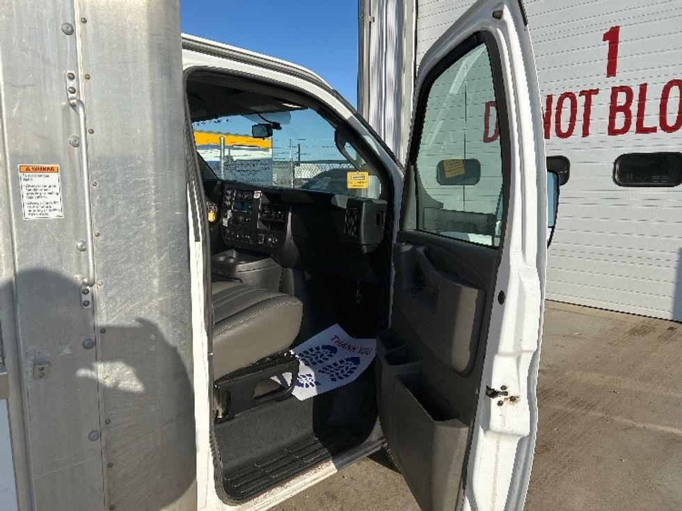 Light Duty Box Truck-Light and Medium Duty Trucks-GMC-2022-Savana G33903-West Fargo-ND-60,555\n\t\tmiles-$ 38,500 - Image 20