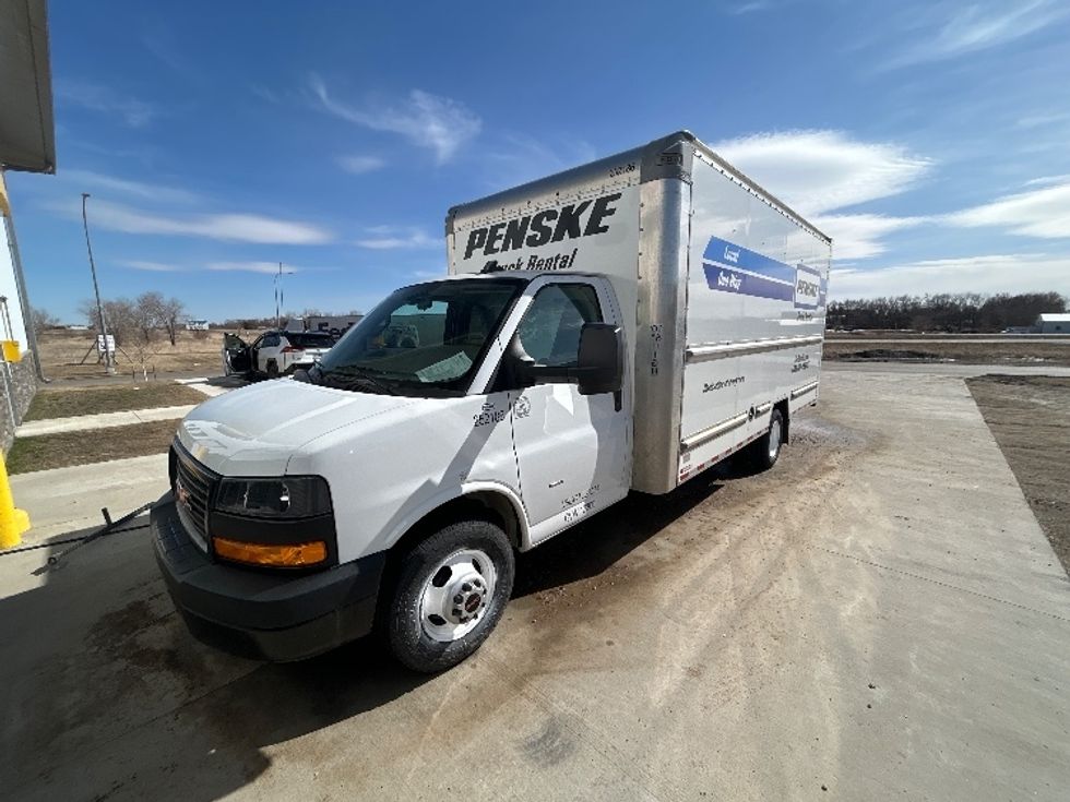 Light Duty Box Truck-Light and Medium Duty Trucks-GMC-2022-Savana G33903-West Fargo-ND-60,555\n\t\tmiles-$ 38,500 - Image 3