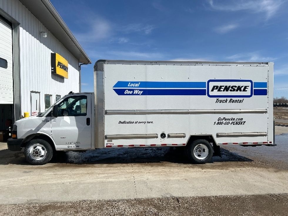 Light Duty Box Truck-Light and Medium Duty Trucks-GMC-2022-Savana G33903-West Fargo-ND-60,555\n\t\tmiles-$ 38,500 - Image 4