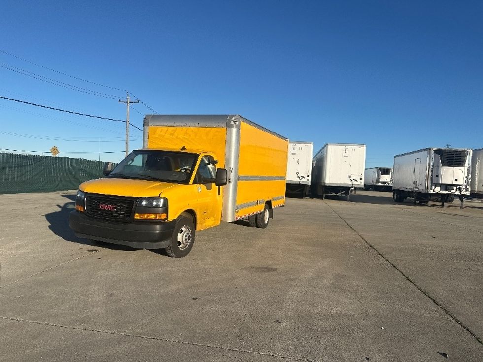 Light Duty Box Truck-Light and Medium Duty Trucks-GMC-2022-Savana G33903-West Sacramento-CA-100,406\n\t\tmiles-$ 29,500 - Image 3
