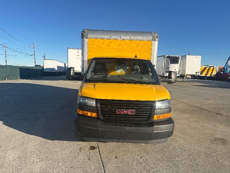 Light Duty Box Truck-Light and Medium Duty Trucks-GMC-2022-Savana G33903-West Sacramento-CA-100,406\n\t\tmiles-$ 29,500 - Image 2