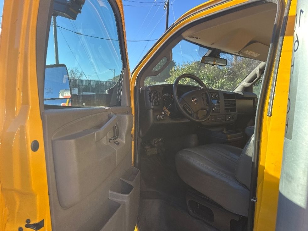 Light Duty Box Truck-Light and Medium Duty Trucks-GMC-2022-Savana G33903-West Sacramento-CA-100,406\n\t\tmiles-$ 29,500 - Image 16