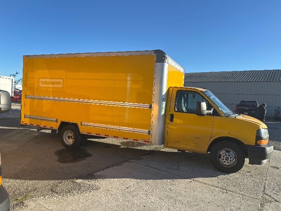 Light Duty Box Truck-Light and Medium Duty Trucks-GMC-2022-Savana G33903-West Sacramento-CA-100,406\n\t\tmiles-$ 29,500 - Image 15