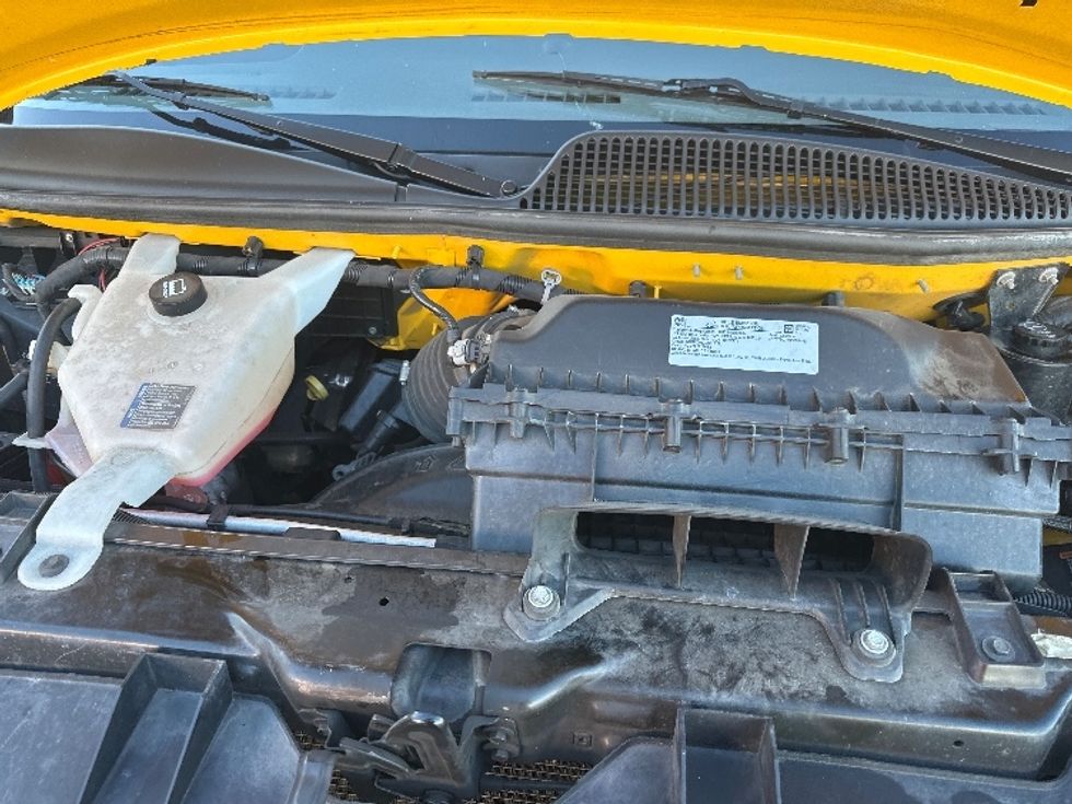 Light Duty Box Truck-Light and Medium Duty Trucks-GMC-2022-Savana G33903-West Sacramento-CA-100,406\n\t\tmiles-$ 29,500 - Image 23