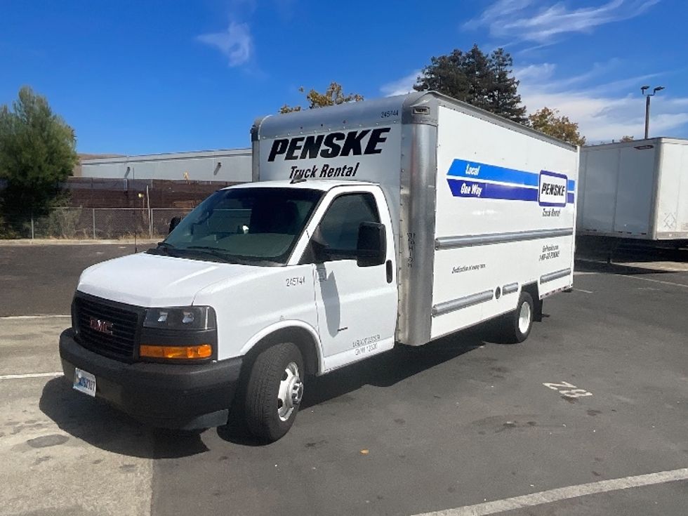 Light Duty Box Truck-Light and Medium Duty Trucks-GMC-2022-Savana G33903-West Sacramento-CA-102,383\n\t\tmiles-$ 32,000 - Image 3