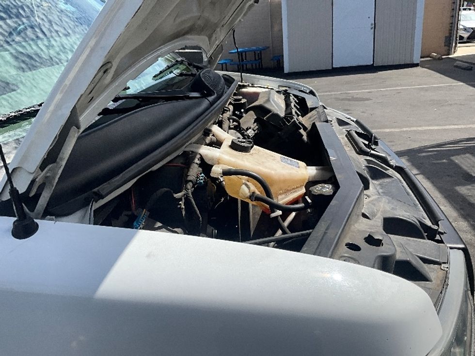 Light Duty Box Truck-Light and Medium Duty Trucks-GMC-2022-Savana G33903-West Sacramento-CA-102,383\n\t\tmiles-$ 32,000 - Image 23