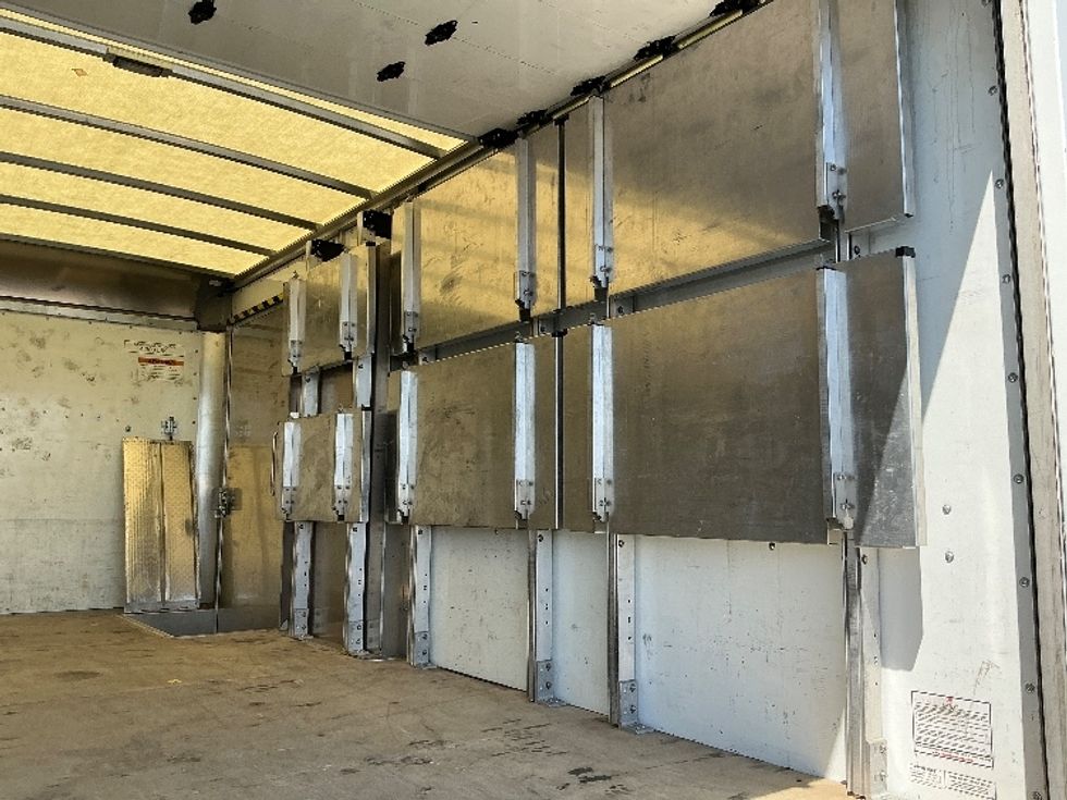 Light Duty Box Truck-Light and Medium Duty Trucks-GMC-2022-Savana G33903-West Sacramento-CA-24,125\n\t\tmiles-$ 48,000 - Image 12