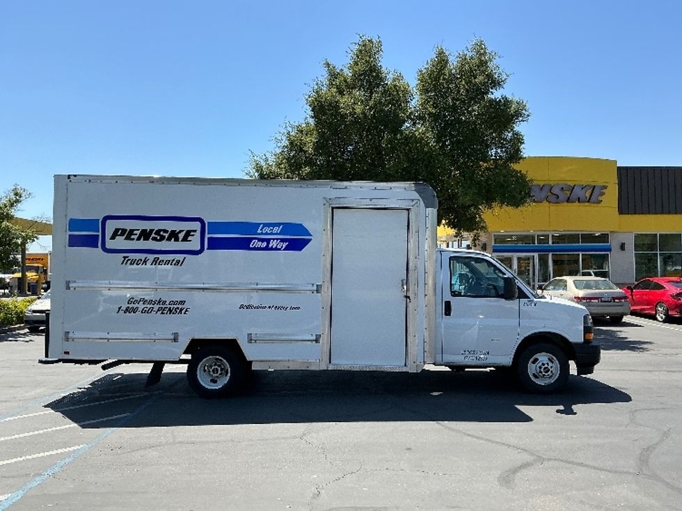 Light Duty Box Truck-Light and Medium Duty Trucks-GMC-2022-Savana G33903-West Sacramento-CA-24,125\n\t\tmiles-$ 48,000 - Image 15