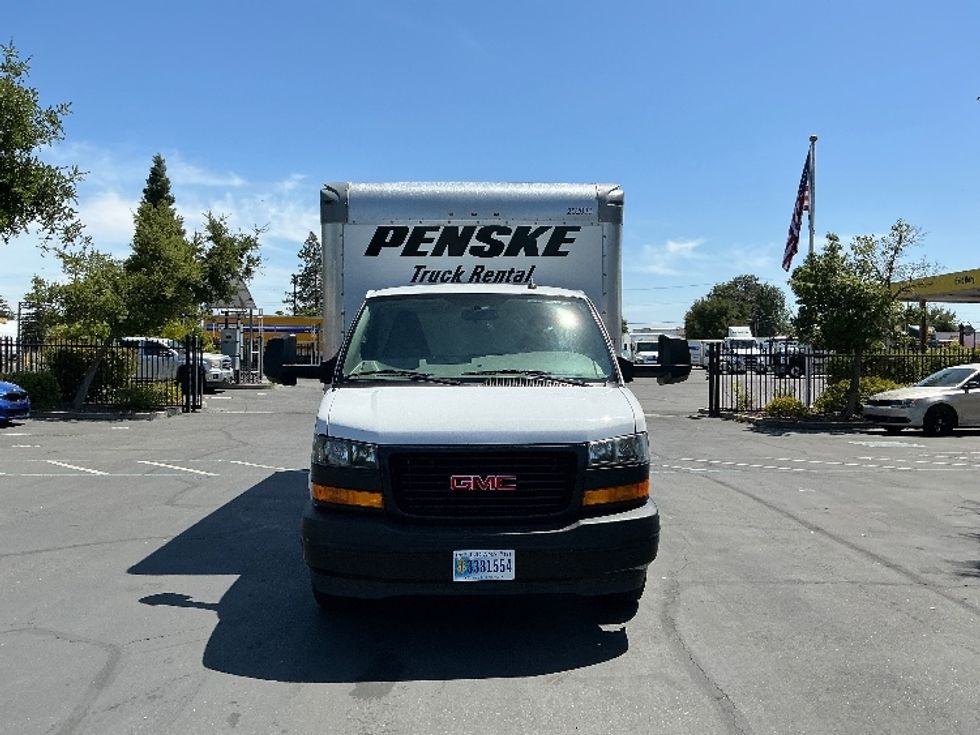 Light Duty Box Truck-Light and Medium Duty Trucks-GMC-2022-Savana G33903-West Sacramento-CA-24,125\n\t\tmiles-$ 48,000 - Image 2