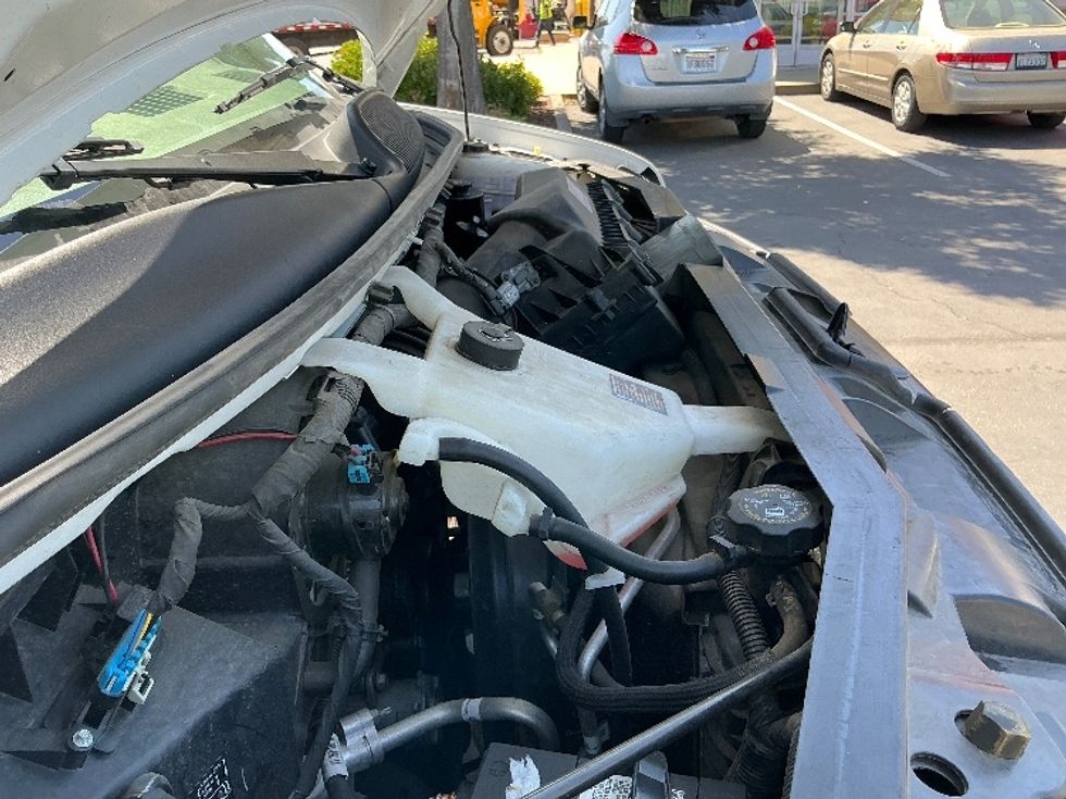 Light Duty Box Truck-Light and Medium Duty Trucks-GMC-2022-Savana G33903-West Sacramento-CA-24,125\n\t\tmiles-$ 48,000 - Image 23
