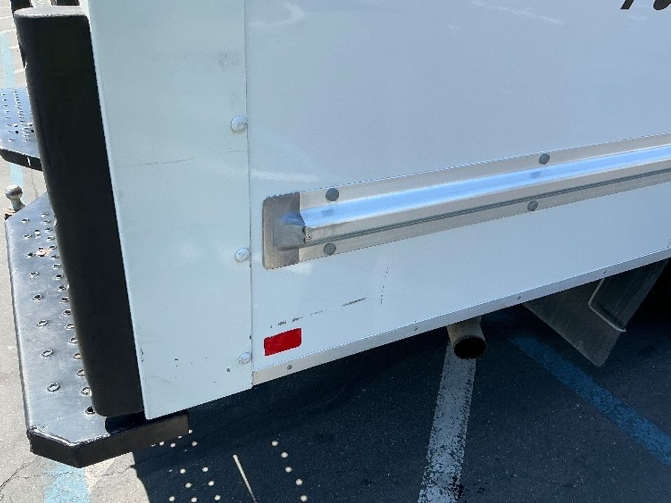 Light Duty Box Truck-Light and Medium Duty Trucks-GMC-2022-Savana G33903-West Sacramento-CA-24,125\n\t\tmiles-$ 48,000 - Image 26