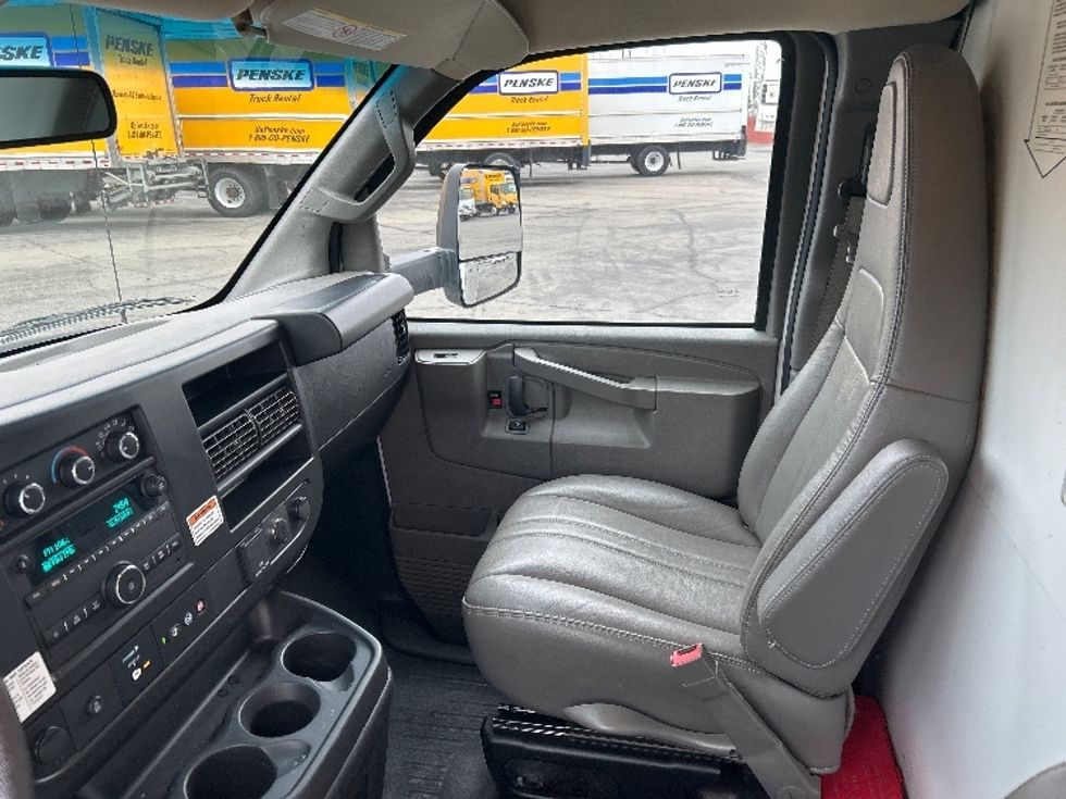 Light Duty Box Truck-Light and Medium Duty Trucks-GMC-2022-Savana G33903-West Sacramento-CA-66,710\n\t\tmiles-$ 36,750 - Image 19