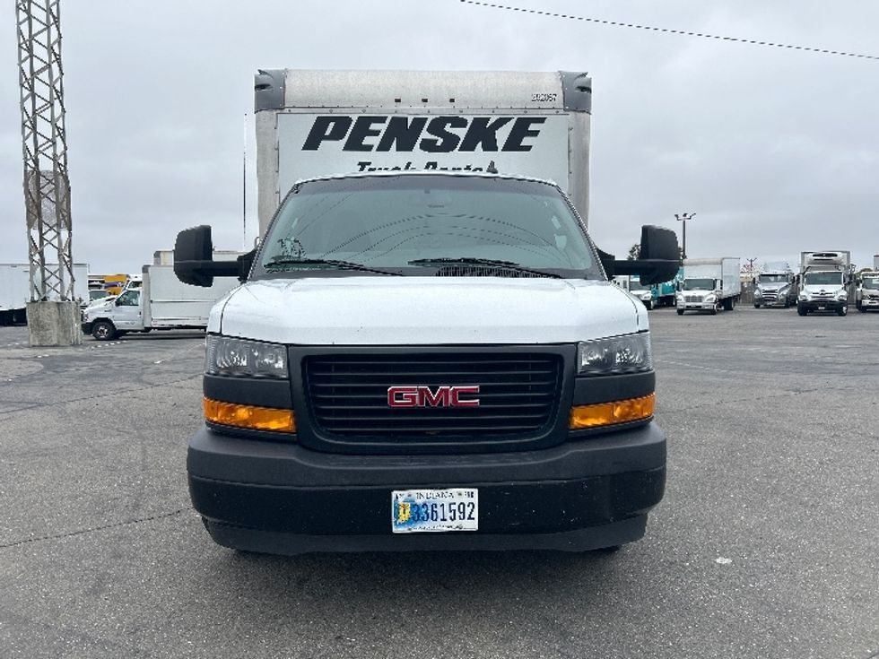 Light Duty Box Truck-Light and Medium Duty Trucks-GMC-2022-Savana G33903-West Sacramento-CA-66,710\n\t\tmiles-$ 36,750 - Image 2