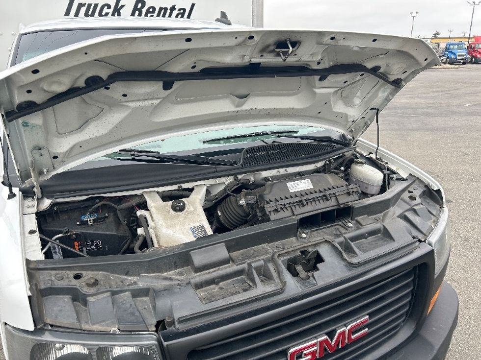 Light Duty Box Truck-Light and Medium Duty Trucks-GMC-2022-Savana G33903-West Sacramento-CA-66,710\n\t\tmiles-$ 36,750 - Image 23