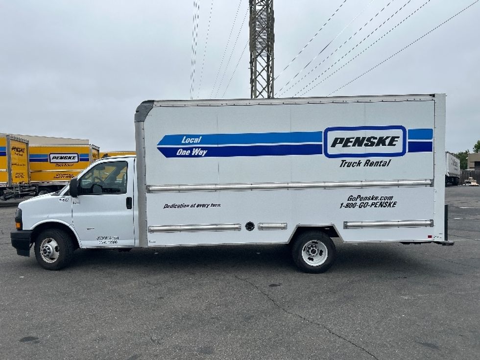 Light Duty Box Truck-Light and Medium Duty Trucks-GMC-2022-Savana G33903-West Sacramento-CA-66,710\n\t\tmiles-$ 36,750 - Image 4