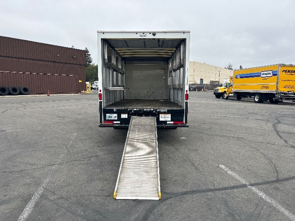 Light Duty Box Truck-Light and Medium Duty Trucks-GMC-2022-Savana G33903-West Sacramento-CA-66,710\n\t\tmiles-$ 36,750 - Image 9
