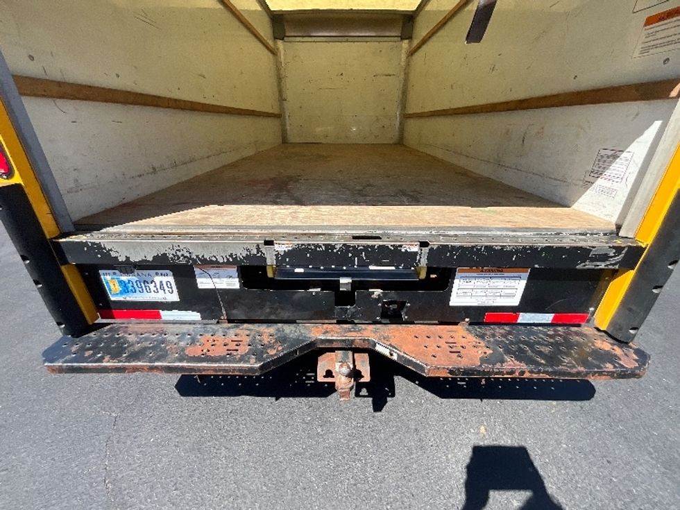 Light Duty Box Truck-Light and Medium Duty Trucks-GMC-2022-Savana G33903-West Sacramento-CA-85,650\n\t\tmiles-$ 31,250 - Image 10