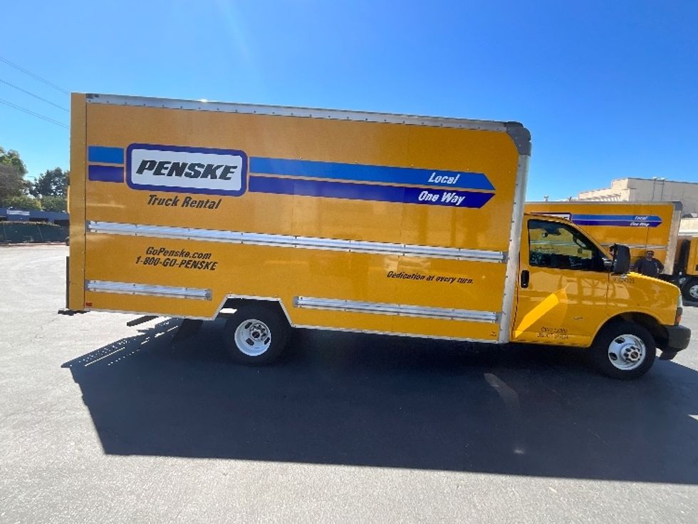 Light Duty Box Truck-Light and Medium Duty Trucks-GMC-2022-Savana G33903-West Sacramento-CA-85,650\n\t\tmiles-$ 31,250 - Image 15
