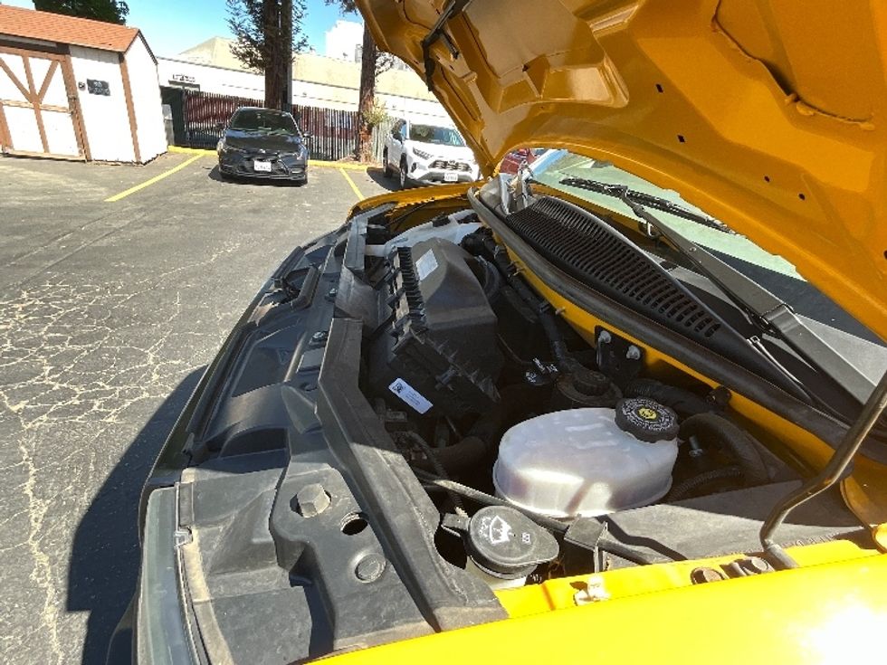 Light Duty Box Truck-Light and Medium Duty Trucks-GMC-2022-Savana G33903-West Sacramento-CA-85,650\n\t\tmiles-$ 31,250 - Image 23