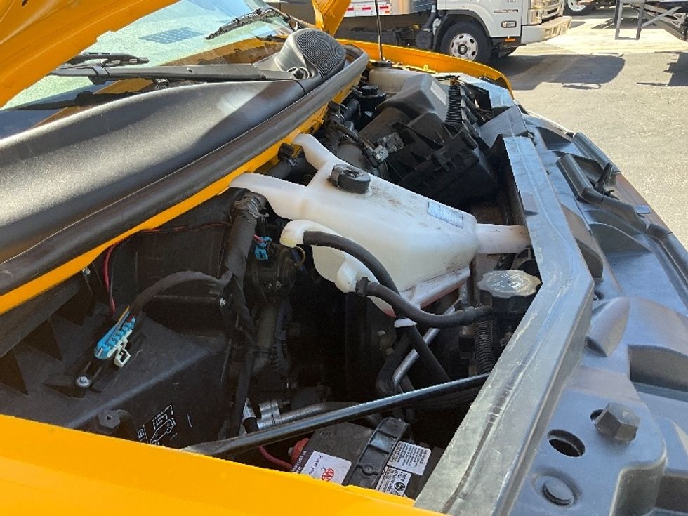 Light Duty Box Truck-Light and Medium Duty Trucks-GMC-2022-Savana G33903-West Sacramento-CA-85,650\n\t\tmiles-$ 31,250 - Image 24