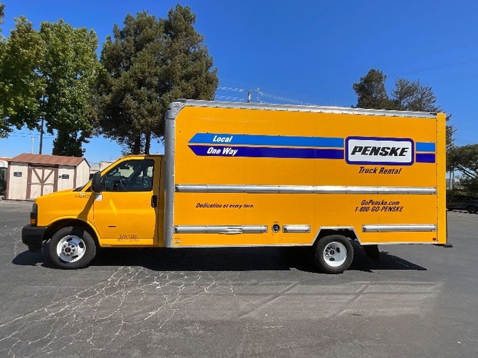 Light Duty Box Truck-Light and Medium Duty Trucks-GMC-2022-Savana G33903-West Sacramento-CA-85,650\n\t\tmiles-$ 31,250 - Image 4