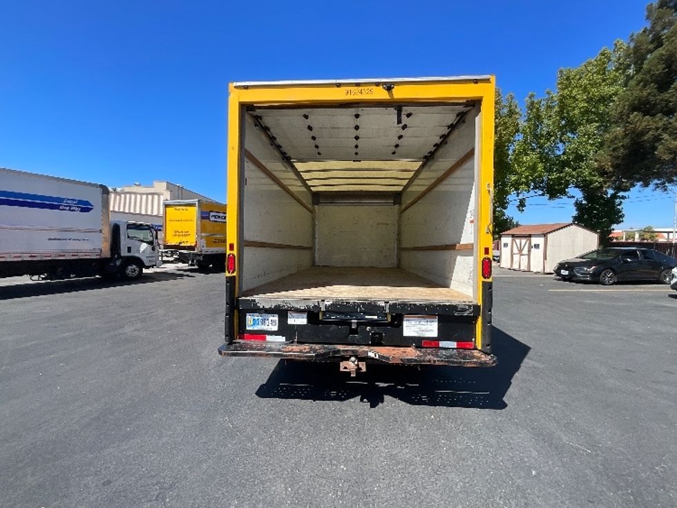 Light Duty Box Truck-Light and Medium Duty Trucks-GMC-2022-Savana G33903-West Sacramento-CA-85,650\n\t\tmiles-$ 31,250 - Image 9