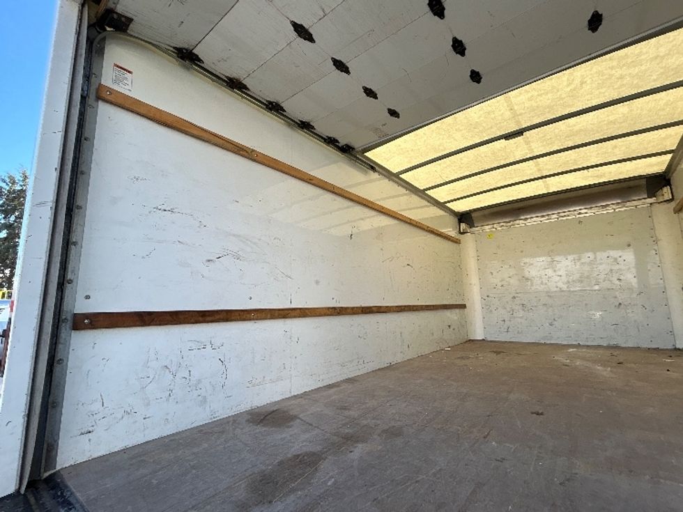 Light Duty Box Truck-Light and Medium Duty Trucks-GMC-2022-Savana G33903-West Sacramento-CA-86,208\n\t\tmiles-$ 35,250 - Image 11