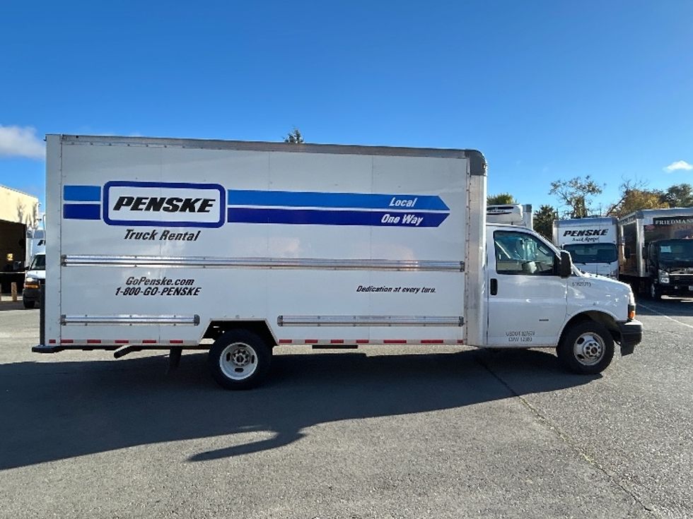Light Duty Box Truck-Light and Medium Duty Trucks-GMC-2022-Savana G33903-West Sacramento-CA-86,208\n\t\tmiles-$ 35,250 - Image 15