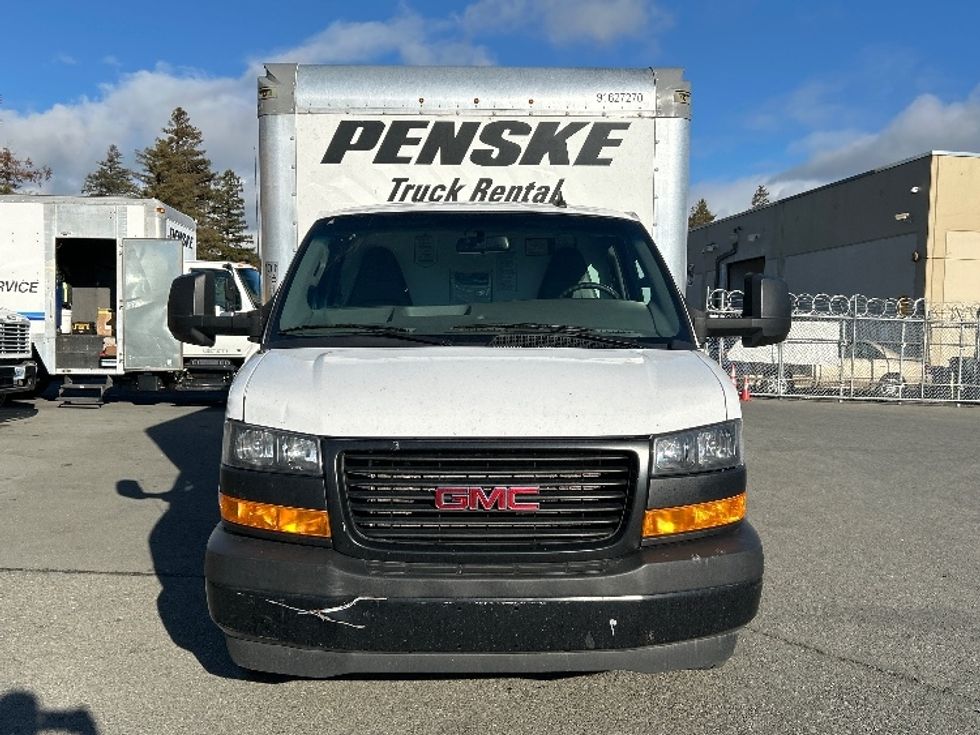Light Duty Box Truck-Light and Medium Duty Trucks-GMC-2022-Savana G33903-West Sacramento-CA-86,208\n\t\tmiles-$ 35,250 - Image 2