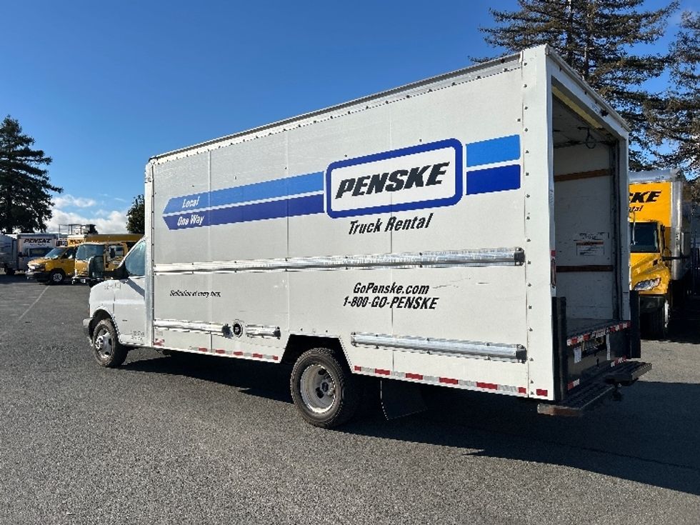 Light Duty Box Truck-Light and Medium Duty Trucks-GMC-2022-Savana G33903-West Sacramento-CA-86,208\n\t\tmiles-$ 35,250 - Image 6