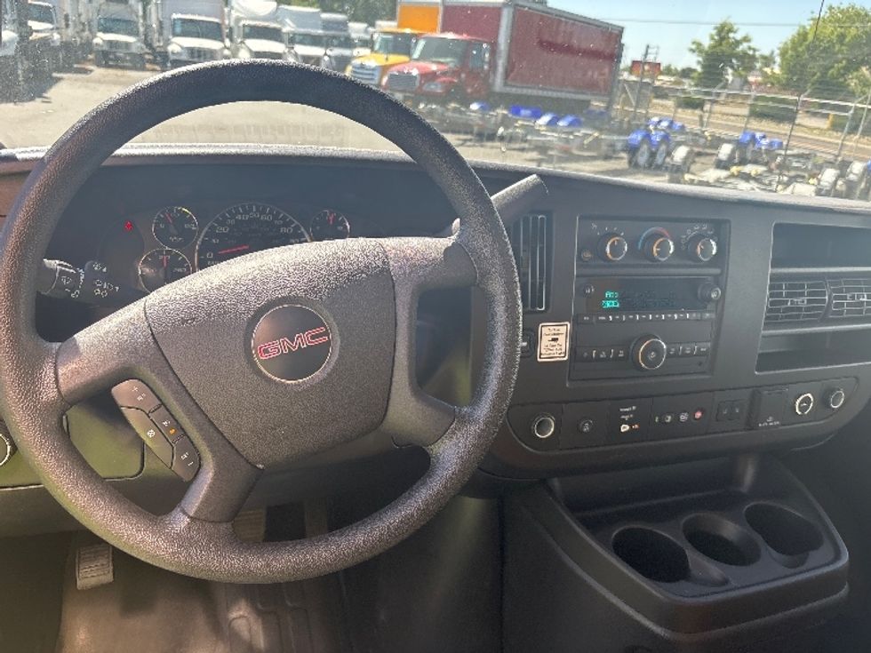 Light Duty Box Truck-Light and Medium Duty Trucks-GMC-2022-Savana G33903-West Sacramento-CA-95,408\n\t\tmiles-$ 28,000 - Image 17