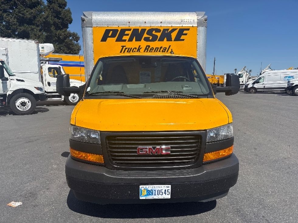Light Duty Box Truck-Light and Medium Duty Trucks-GMC-2022-Savana G33903-West Sacramento-CA-95,408\n\t\tmiles-$ 28,000 - Image 2