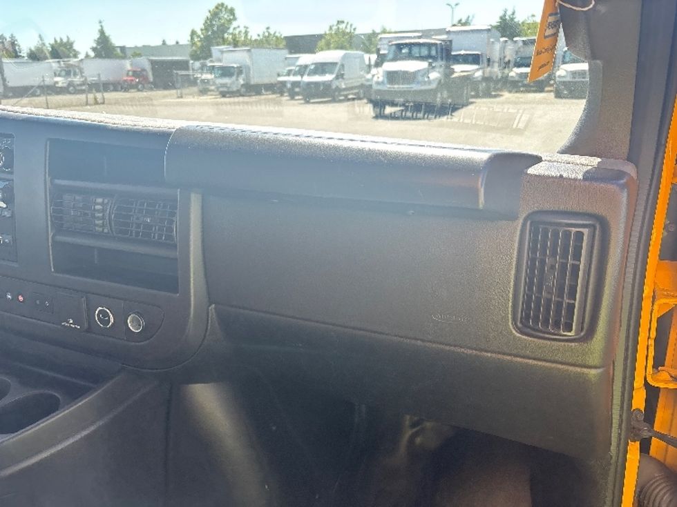 Light Duty Box Truck-Light and Medium Duty Trucks-GMC-2022-Savana G33903-West Sacramento-CA-95,408\n\t\tmiles-$ 28,000 - Image 20