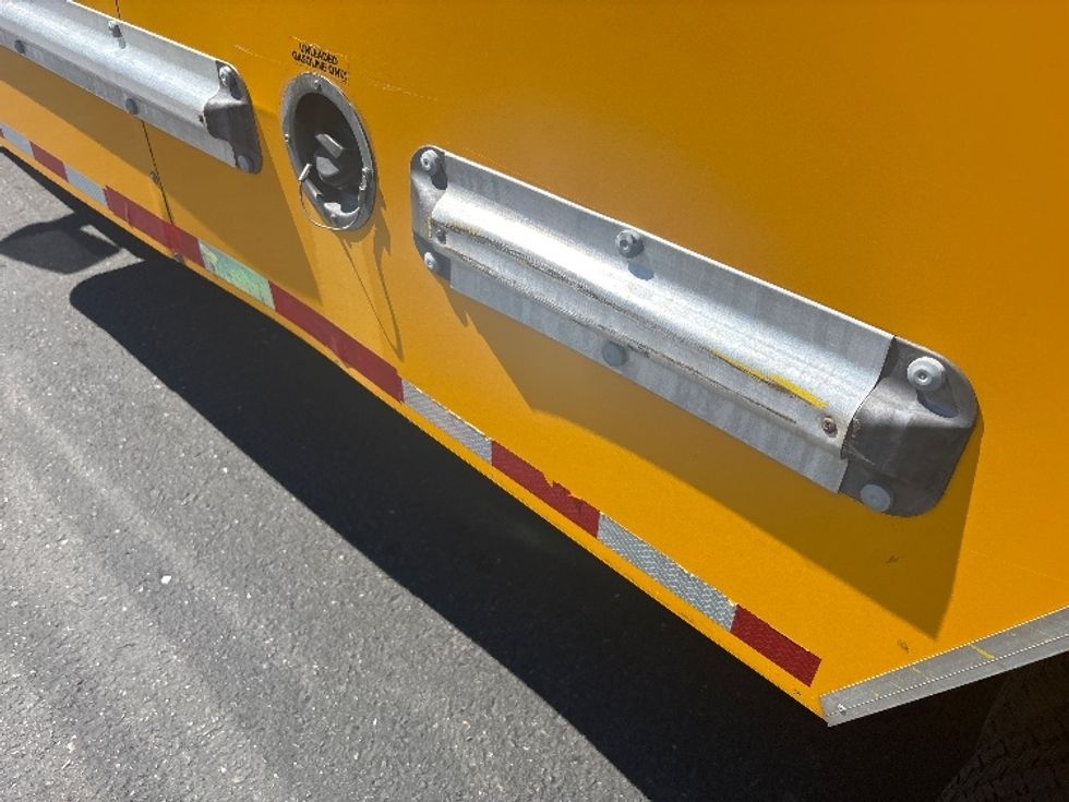 Light Duty Box Truck-Light and Medium Duty Trucks-GMC-2022-Savana G33903-West Sacramento-CA-95,408\n\t\tmiles-$ 28,000 - Image 25