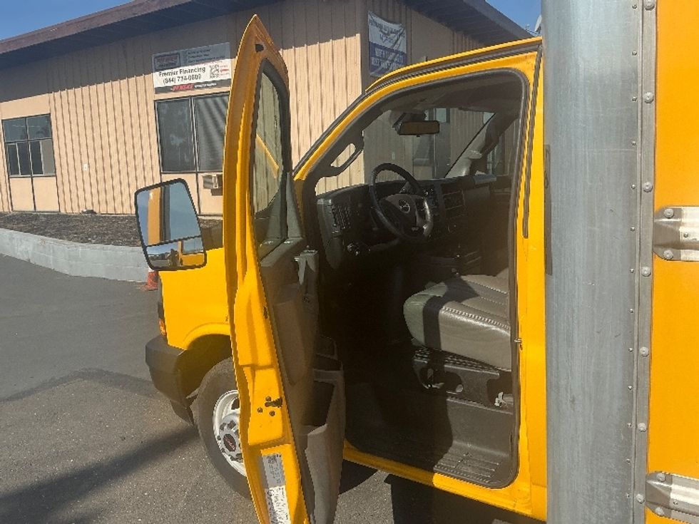 Light Duty Box Truck-Light and Medium Duty Trucks-GMC-2022-Savana G33903-West Sacramento-CA-95,617\n\t\tmiles-$ 28,000 - Image 13