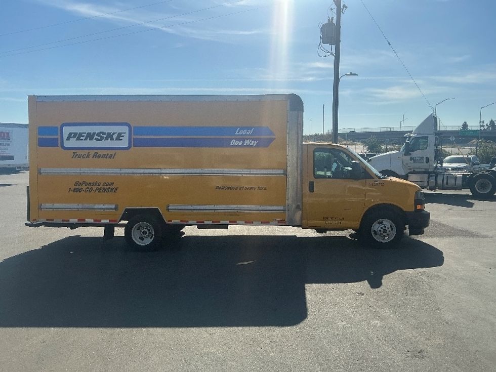 Light Duty Box Truck-Light and Medium Duty Trucks-GMC-2022-Savana G33903-West Sacramento-CA-95,617\n\t\tmiles-$ 28,000 - Image 16