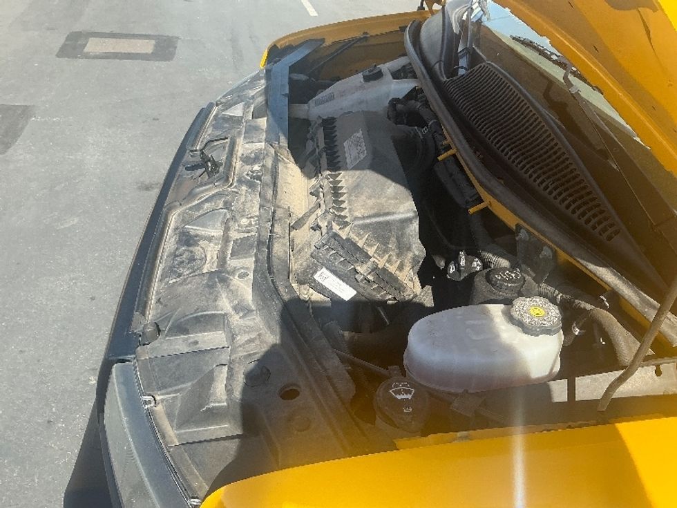 Light Duty Box Truck-Light and Medium Duty Trucks-GMC-2022-Savana G33903-West Sacramento-CA-95,617\n\t\tmiles-$ 28,000 - Image 24