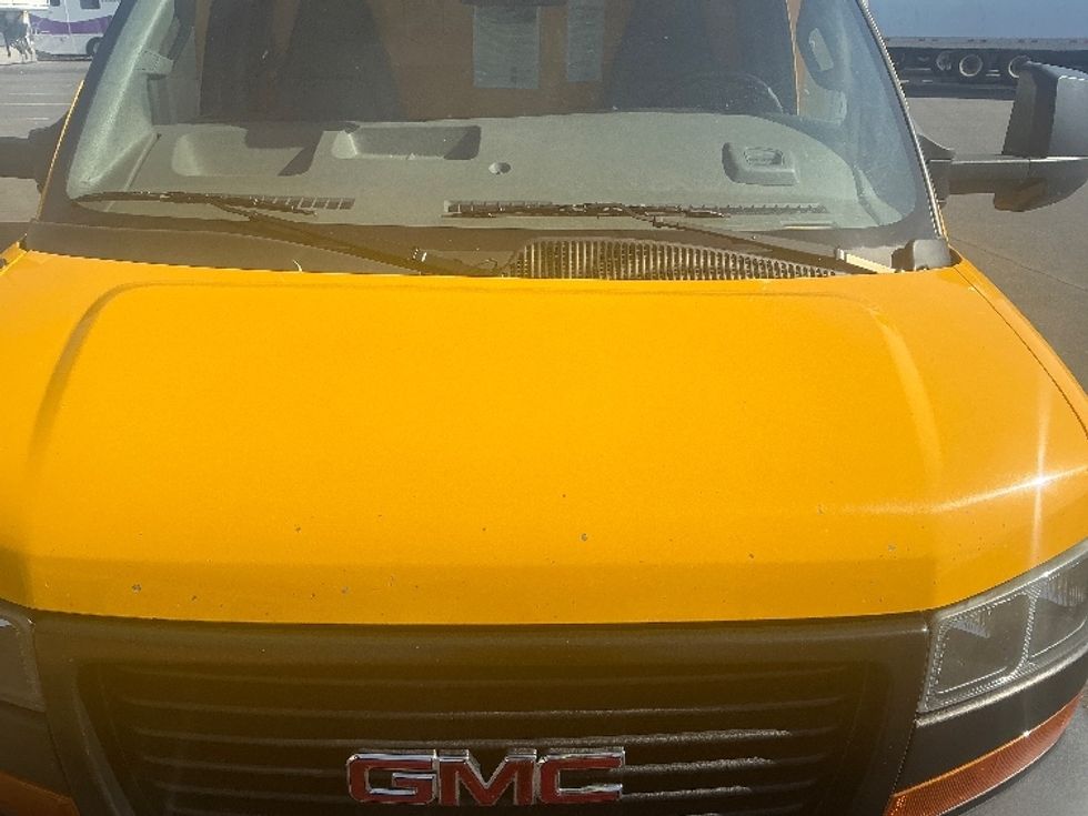 Light Duty Box Truck-Light and Medium Duty Trucks-GMC-2022-Savana G33903-West Sacramento-CA-95,617\n\t\tmiles-$ 28,000 - Image 29