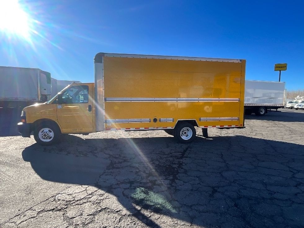 Light Duty Box Truck-Light and Medium Duty Trucks-GMC-2022-Savana G33903-West Valley City-UT-101,940\n\t\tmiles-$ 29,500 - Image 4