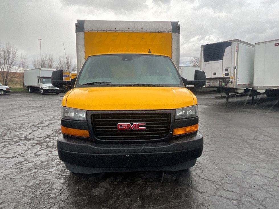 Light Duty Box Truck-Light and Medium Duty Trucks-GMC-2022-Savana G33903-West Valley City-UT-101,940\n\t\tmiles-$ 29,500 - Image 2