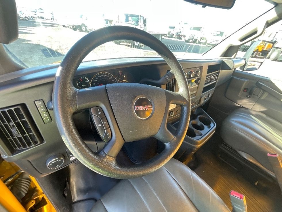 Light Duty Box Truck-Light and Medium Duty Trucks-GMC-2022-Savana G33903-West Valley City-UT-101,940\n\t\tmiles-$ 29,500 - Image 17