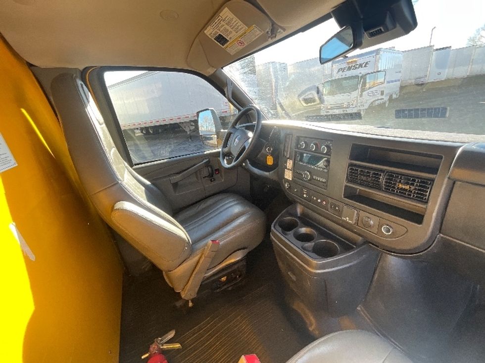 Light Duty Box Truck-Light and Medium Duty Trucks-GMC-2022-Savana G33903-West Valley City-UT-101,940\n\t\tmiles-$ 29,500 - Image 22