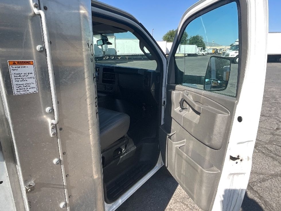 Light Duty Box Truck-Light and Medium Duty Trucks-GMC-2022-Savana G33903-West Valley City-UT-41,261\n\t\tmiles-$ 45,500 - Image 20