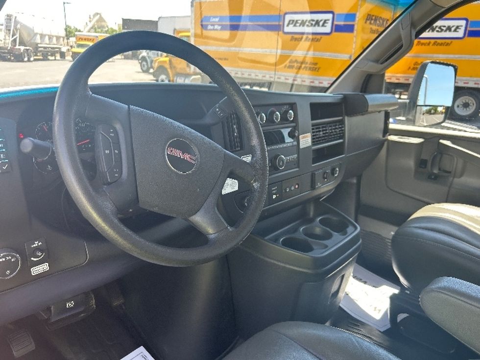 Light Duty Box Truck-Light and Medium Duty Trucks-GMC-2022-Savana G33903-West Valley City-UT-46,288\n\t\tmiles-$ 39,000 - Image 17