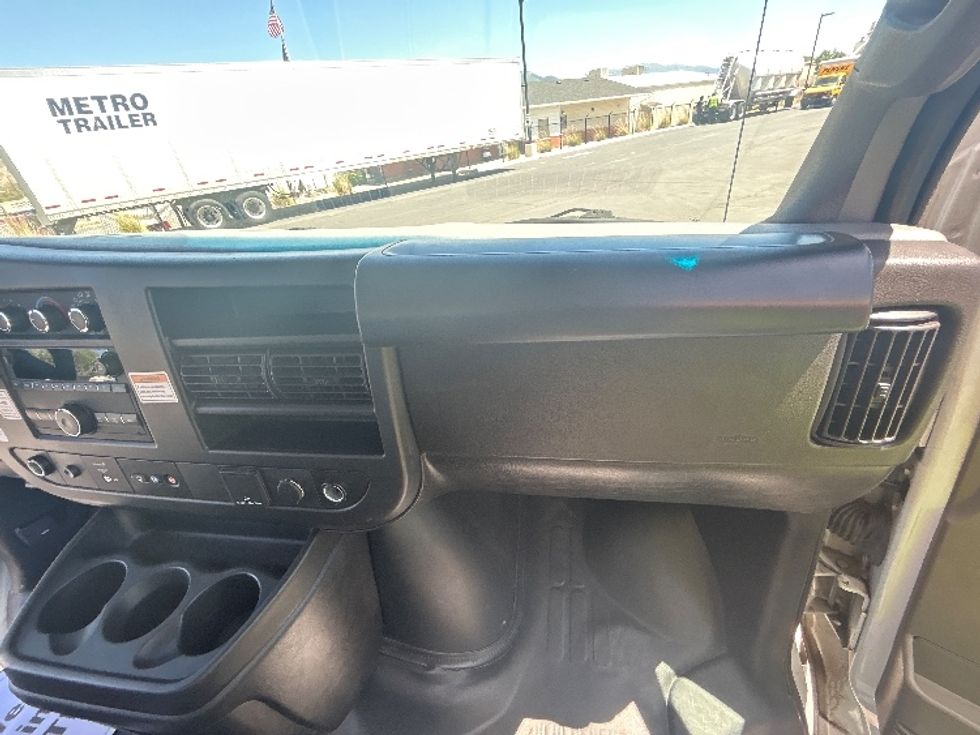Light Duty Box Truck-Light and Medium Duty Trucks-GMC-2022-Savana G33903-West Valley City-UT-46,288\n\t\tmiles-$ 39,000 - Image 21