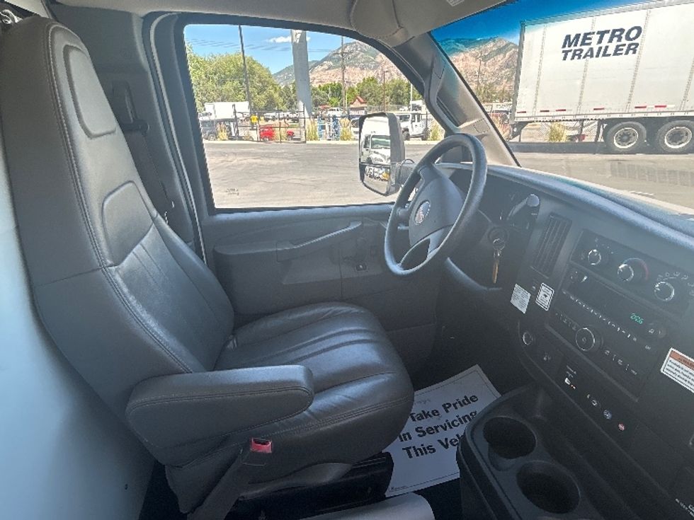 Light Duty Box Truck-Light and Medium Duty Trucks-GMC-2022-Savana G33903-West Valley City-UT-46,288\n\t\tmiles-$ 39,000 - Image 22