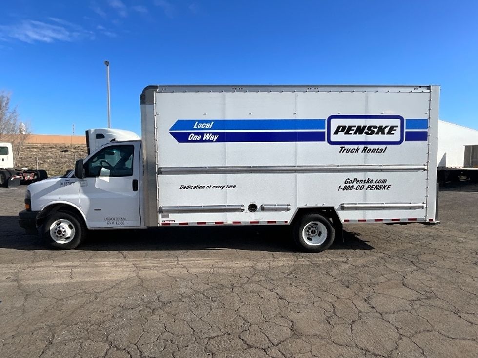 2022 Gmc Savana 3500 Cutaway photo 4