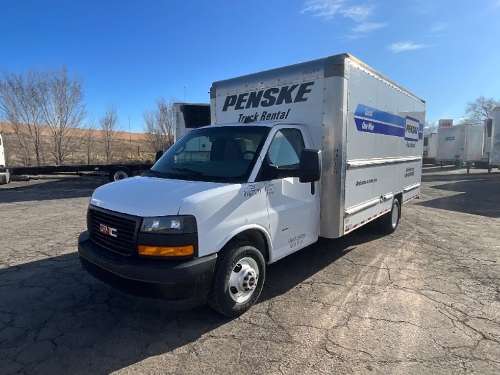 2022 Gmc Savana 3500 Cutaway photo 3