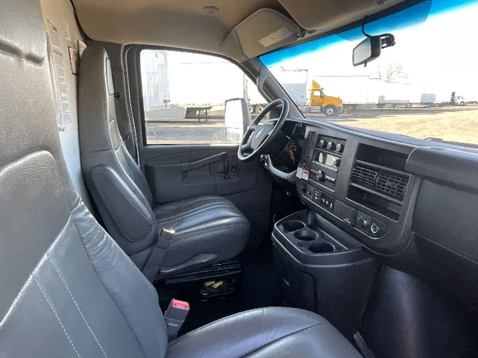 Light Duty Box Truck-Light and Medium Duty Trucks-GMC-2022-Savana G33903-West Valley City-UT-84,954\n\t\tmiles-$ 43,000 - Image 22